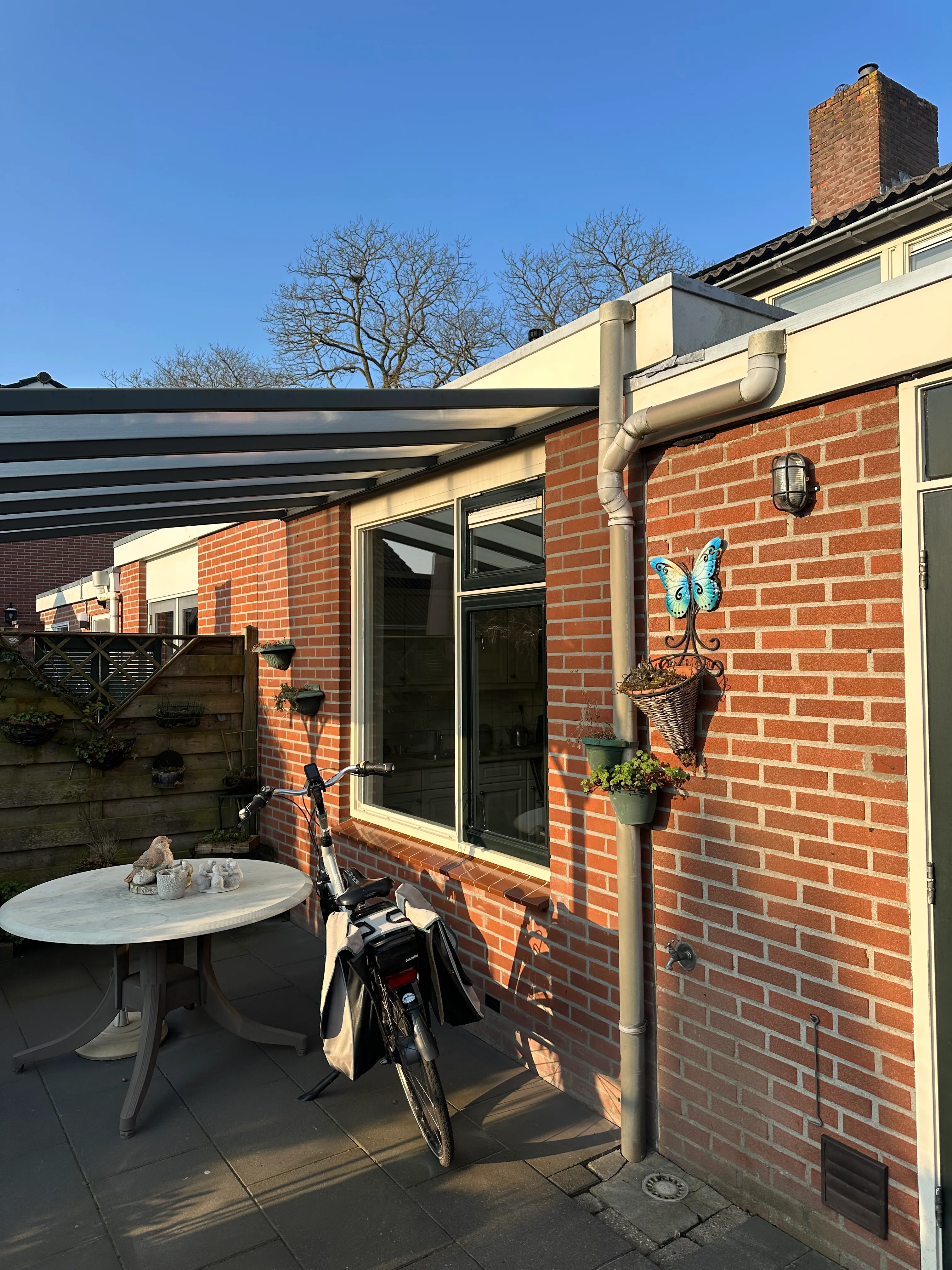 Echte woning met vernieuwde kozijnen die past bij subsidiabele renovatie